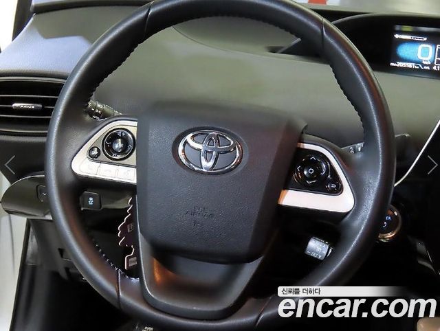 Toyota Prius (IV) 1.8 E 2016 — фото 8