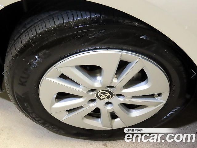 Toyota Prius (IV) 1.8 E 2016 — фото 22