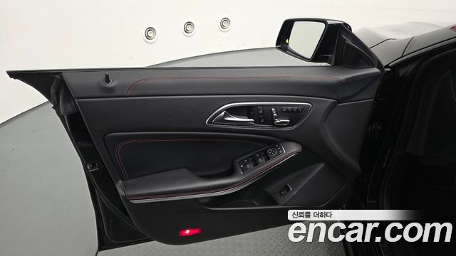 Mercedes-Benz CLA-Class (C117) CLA45 AMG 4MATIC 2018 — фото 24