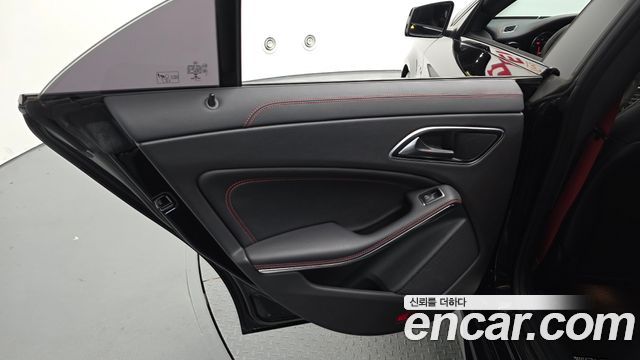 Mercedes-Benz CLA-Class (C117) CLA45 AMG 4MATIC 2018 — фото 25