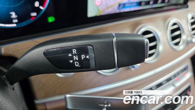 Mercedes-Benz E-Class (W213) E220d 4MATIC Exclusive 2021 — фото 9