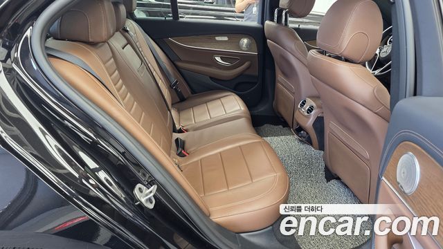 Mercedes-Benz E-Class (W213) E220d 4MATIC Exclusive 2021 — фото 12