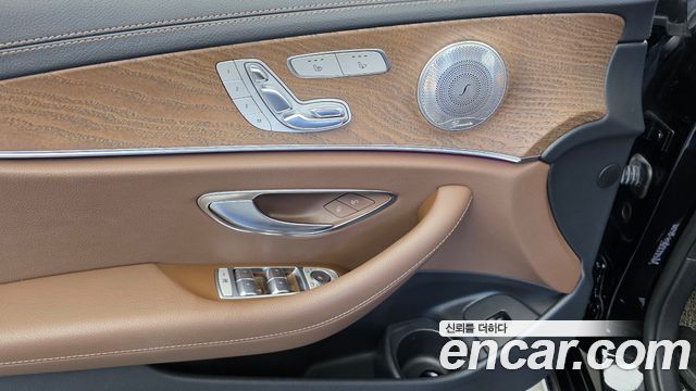 Mercedes-Benz E-Class (W213) E220d 4MATIC Exclusive 2021 — фото 30