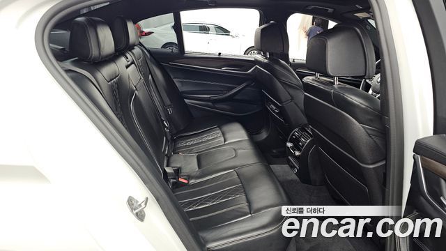 BMW 5 Series (G30) 530i M Sport Package Plus 2018 — фото 12