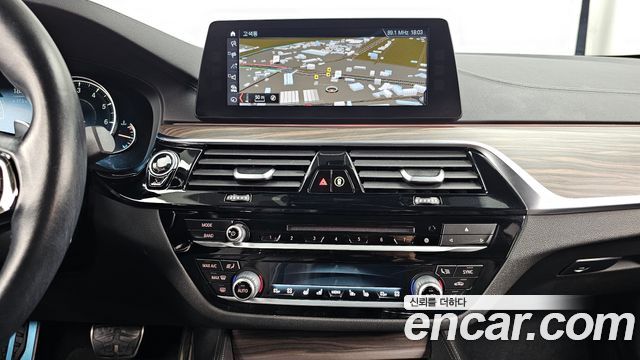 BMW 5 Series (G30) 530i M Sport Package Plus 2018 — фото 14