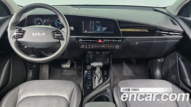 Kia Niro Prestige 2023 — фото 7
