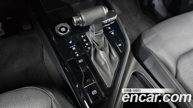 Kia Niro Prestige 2023 — фото 9