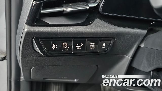 Kia Niro Prestige 2023 — фото 17