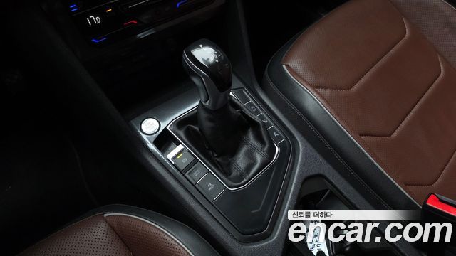 Volkswagen Tiguan Allspace 2.0 TSI Prestige 2023 — фото 9