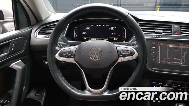 Volkswagen Tiguan Allspace 2.0 TSI Prestige 2023 — фото 17