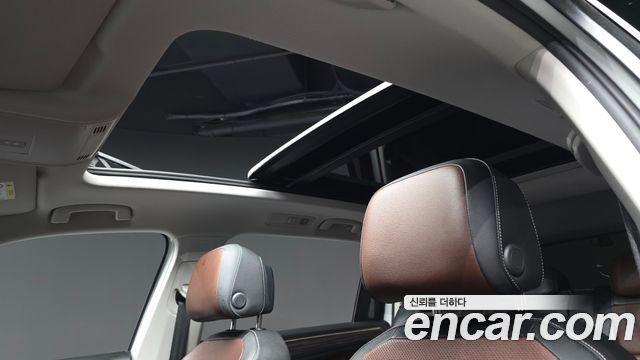 Volkswagen Tiguan Allspace 2.0 TSI Prestige 2023 — фото 24