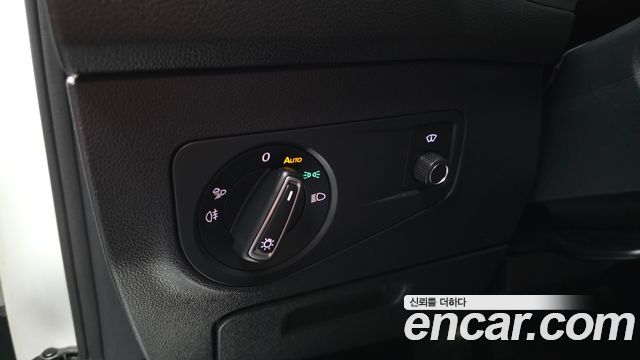 Volkswagen Tiguan Allspace 2.0 TSI Prestige 2023 — фото 34