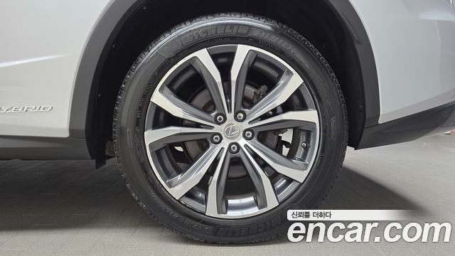 Lexus RX450h (IV) Executive 2016 — фото 21