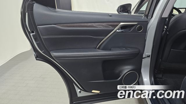 Lexus RX450h (IV) Executive 2016 — фото 25