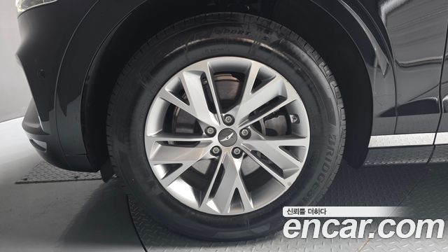 Genesis GV70 2.5T Gasoline 2WD 2023 — фото 5