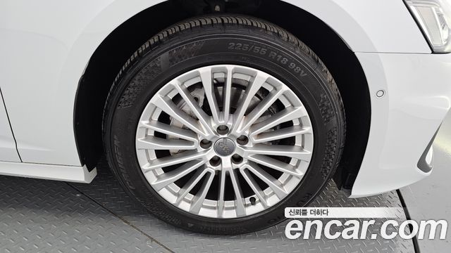 Audi A6 (C8) 40 TDI Premium 2020 — фото 21