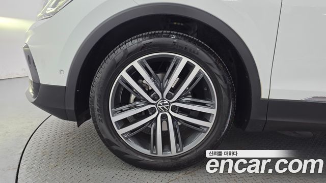 Volkswagen Tiguan (II) 2.0 TDI Prestige 2023 — фото 5