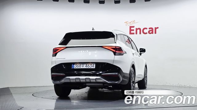 Kia Sportage (V) Diesel 2.0 2WD Nobleless 2023 — фото 4