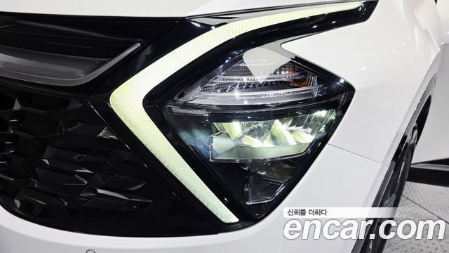 Kia Sportage (V) Diesel 2.0 2WD Nobleless 2023 — фото 22