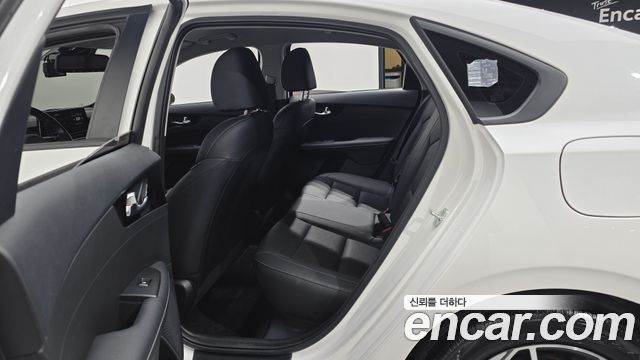 Kia K3 (II) 1.6 Prestige 2024 — фото 11