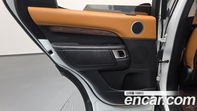 Land Rover Discovery 5 3.0 SD6 HSE Luxury 2019 — фото 25