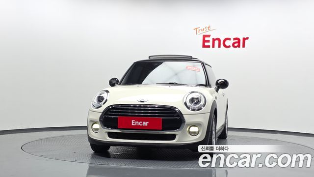 MINI Cooper D Standard 3rd 2018 — фото 3