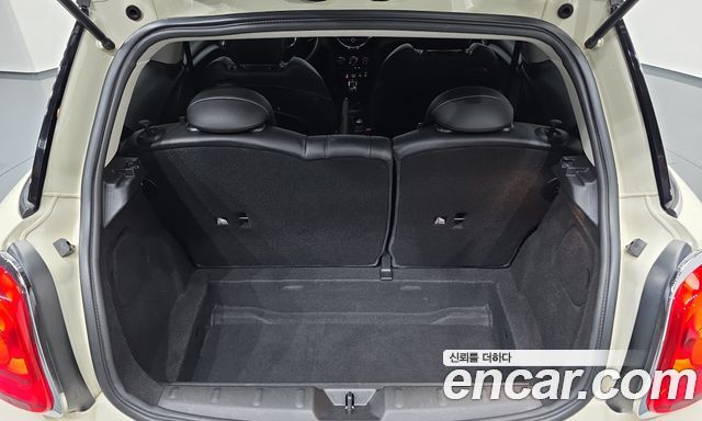 MINI Cooper D Standard 3rd 2018 — фото 16