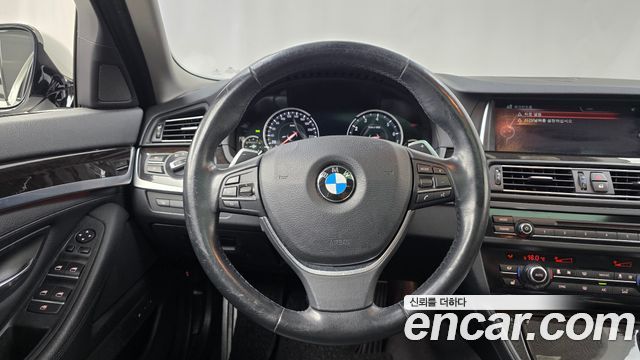 BMW 5 Series (F10) 528i xDrive M Aero Dynamic 2016 — фото 17