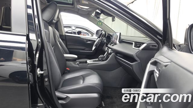 Toyota RAV4 (V) 2.5 2WD Hybrid XLE 2023 — фото 11