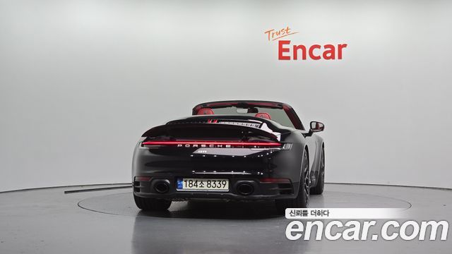 Porsche 911 (992) Carrera 4 Cabriolet 2023 — фото 4