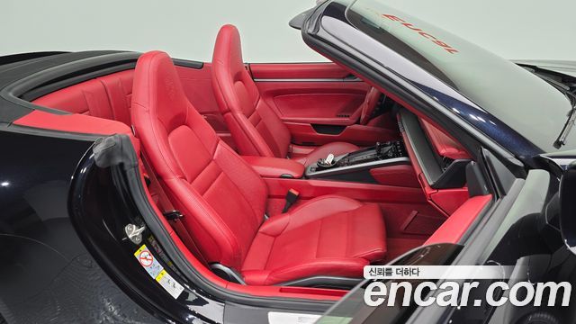 Porsche 911 (992) Carrera 4 Cabriolet 2023 — фото 26