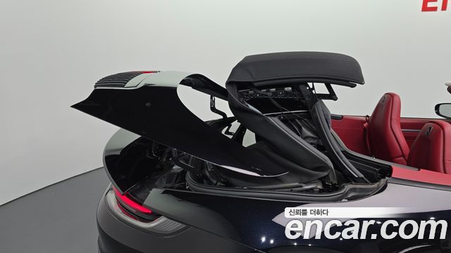 Porsche 911 (992) Carrera 4 Cabriolet 2023 — фото 28