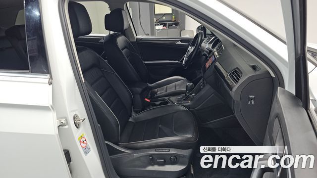 Volkswagen Tiguan (II) 2.0 TDI Prestige 2018 — фото 12