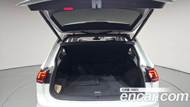 Volkswagen Tiguan (II) 2.0 TDI Prestige 2018 — фото 20