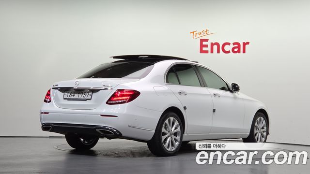 Mercedes-Benz E-Class (W213) E300 4MATIC Exclusive 2019 — фото 2