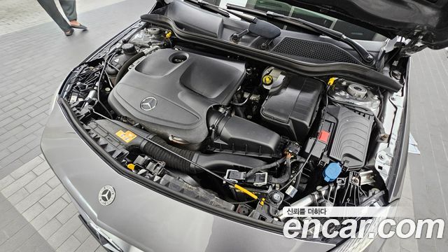 Mercedes-Benz A-Class (W176) A200 AMG Line 2018 — фото 6