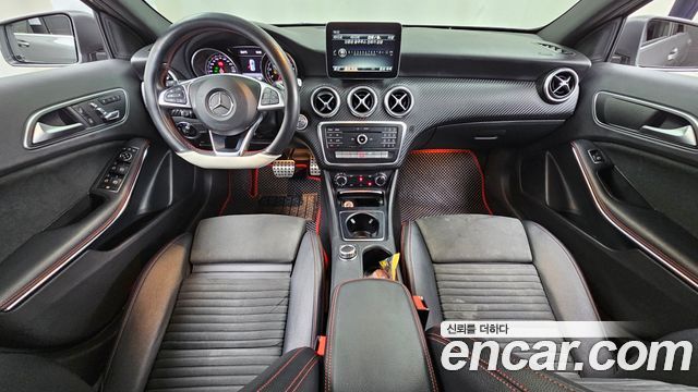 Mercedes-Benz A-Class (W176) A200 AMG Line 2018 — фото 7