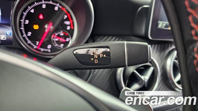Mercedes-Benz A-Class (W176) A200 AMG Line 2018 — фото 9