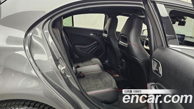 Mercedes-Benz A-Class (W176) A200 AMG Line 2018 — фото 12