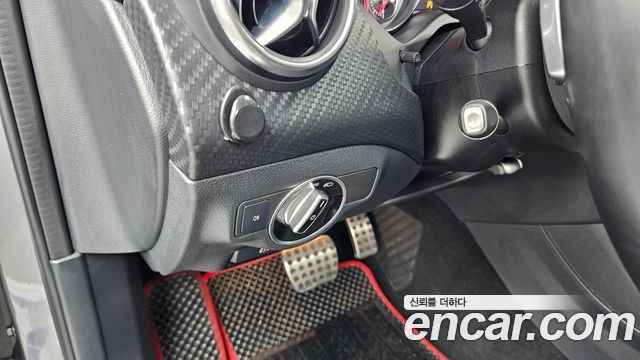 Mercedes-Benz A-Class (W176) A200 AMG Line 2018 — фото 16
