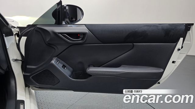 Toyota GR86 2.4 Premium 2022 — фото 25