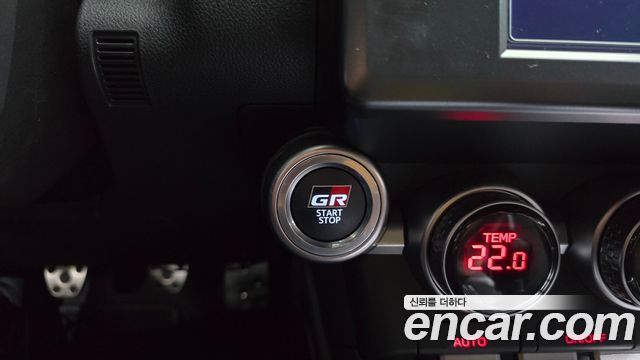 Toyota GR86 2.4 Premium 2022 — фото 30