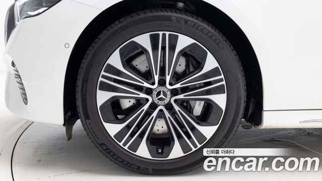 Mercedes-Benz E-Class (W214) E350e 4MATIC 2025 — фото 5