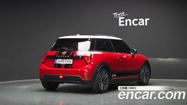 MINI Cooper C (IV) Classic 2025 — фото 2