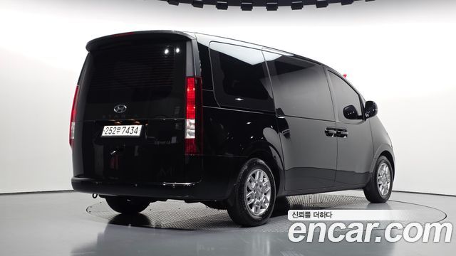 Hyundai Staria Tourer 9-Seater Modern 2023 — фото 2