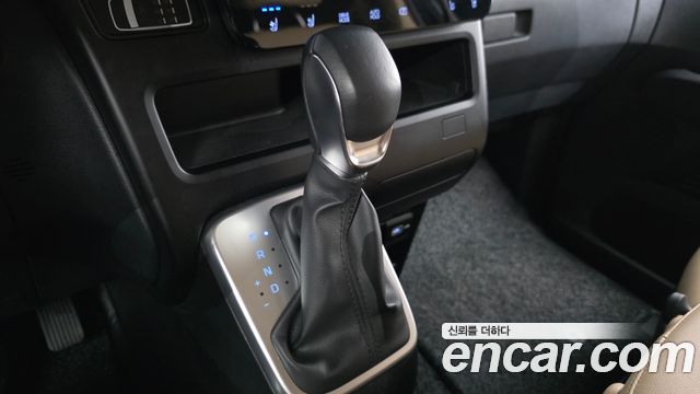 Hyundai Staria Tourer 9-Seater Modern 2023 — фото 9