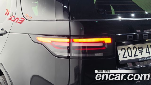 Land Rover Discovery 5 2.0 SD4 SE 2019 — фото 23