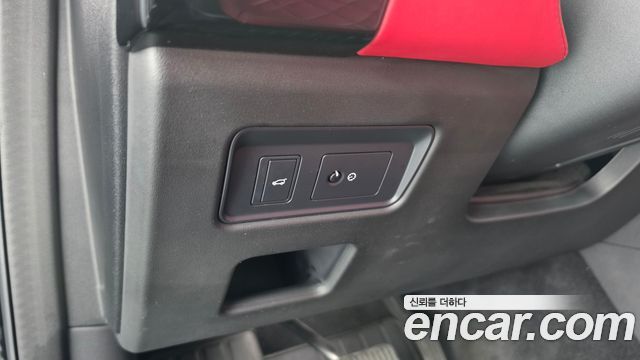 Land Rover Discovery 5 2.0 SD4 SE 2019 — фото 27