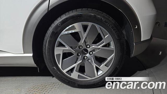 Genesis GV60 Standard 2022 — фото 21