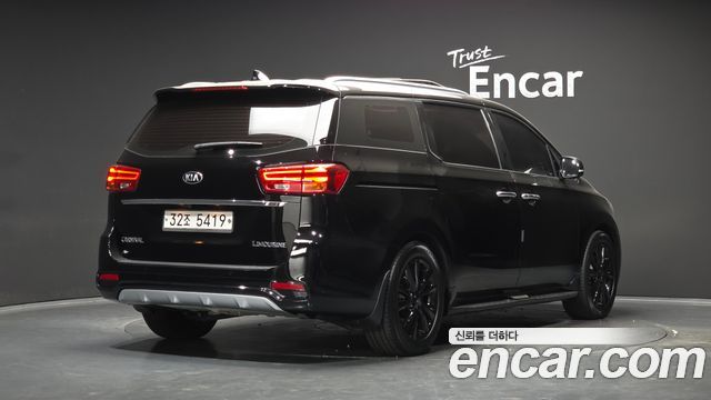 Kia Carnival 7-Seater Limousine President 2019 — фото 2